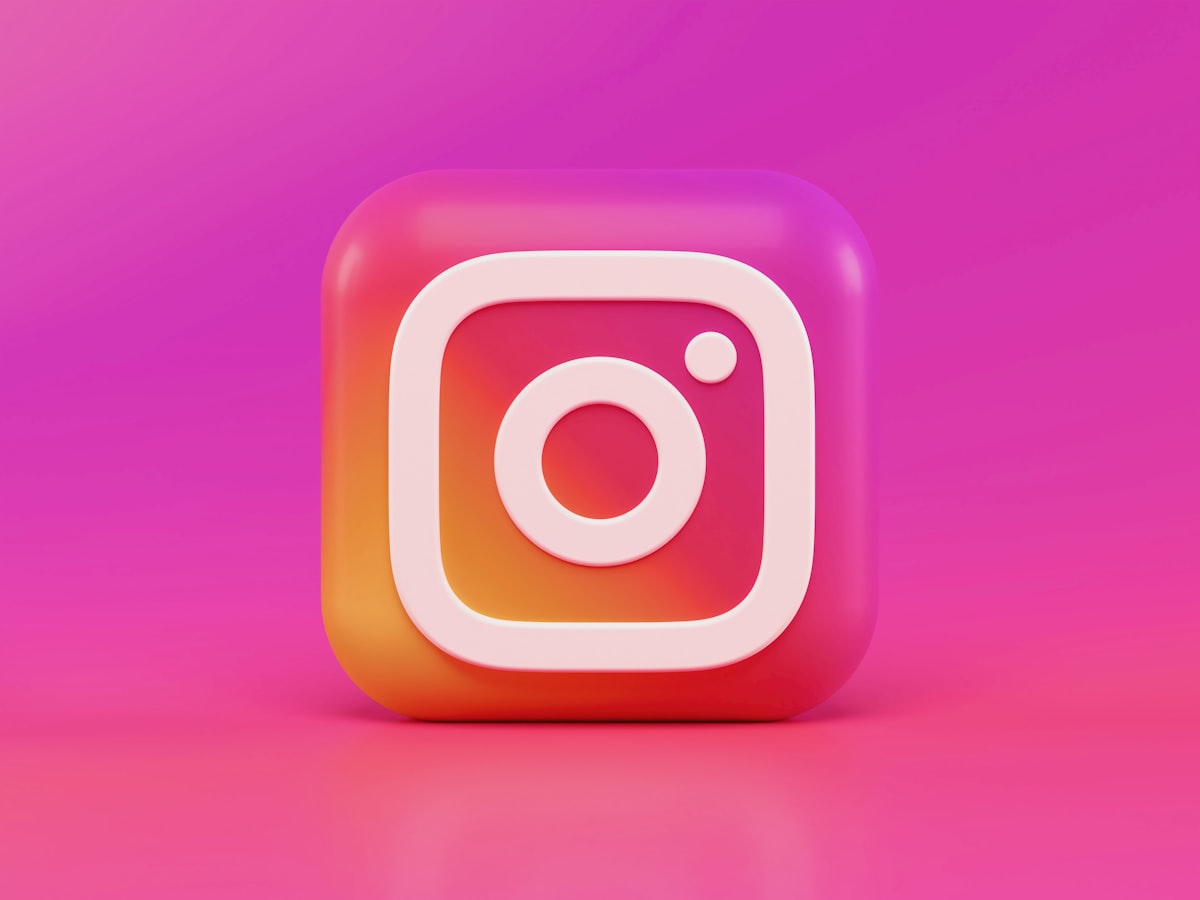 social media strategy - كلود AI