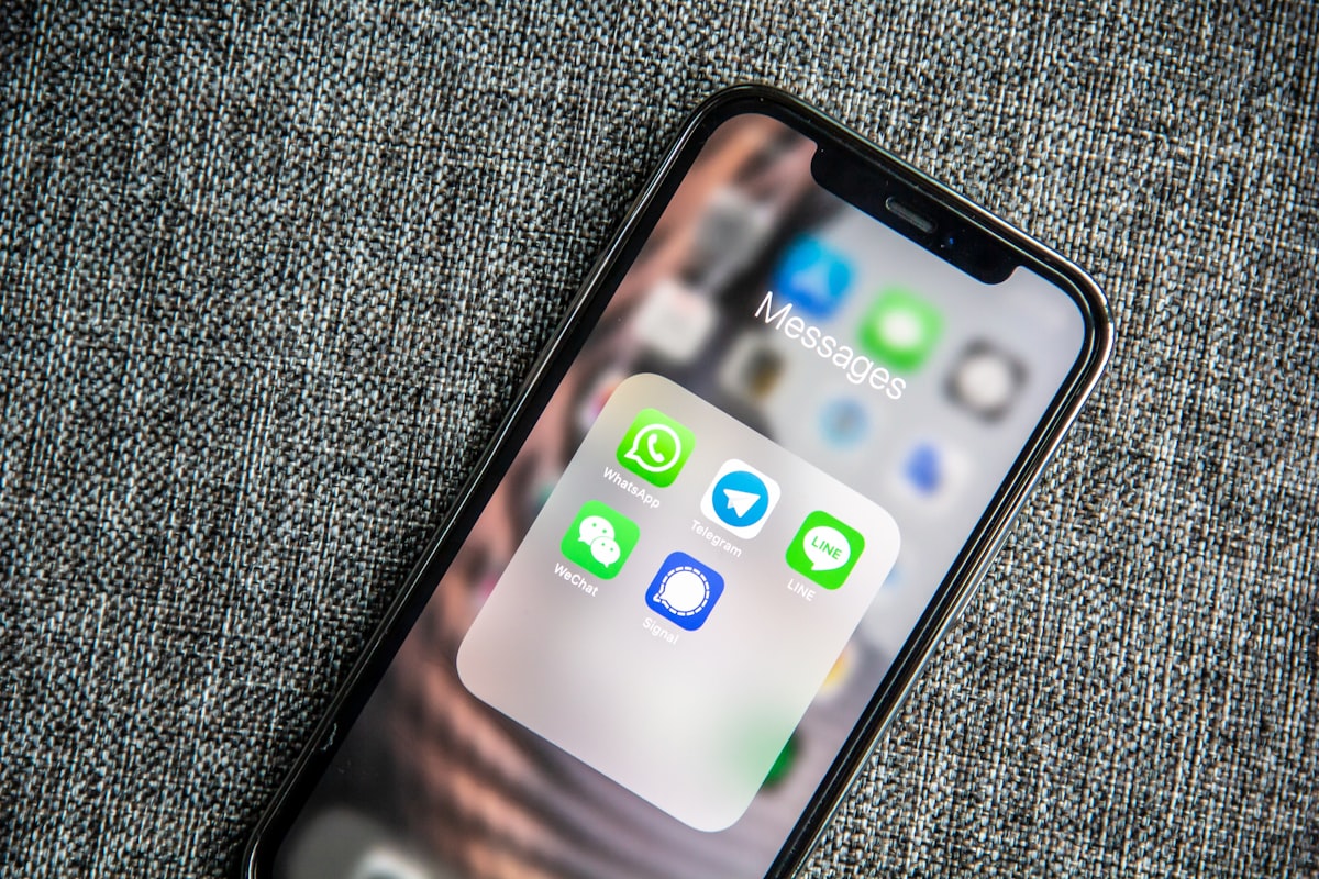 whatsapp bot - كلود AI